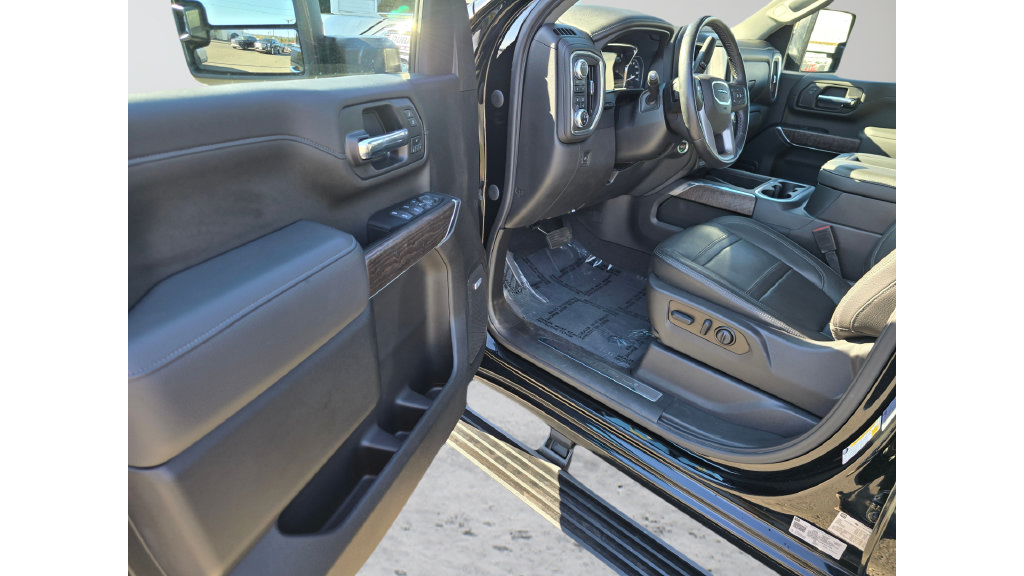 Used 2022 GMC Sierra 3500 Denali w/ Denali Ultimate Package AWD/4WD image 46