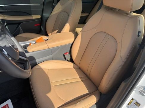 Used 2025 Hyundai Sonata Limited FWD image 16
