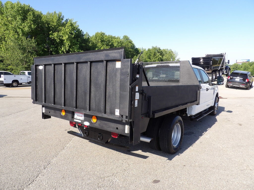 Used 2017 Ford F350 XL w/ Power Equipment Group RWD image 7