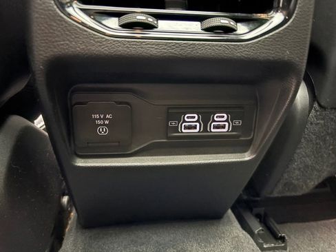 Used 2022 Jeep Grand Cherokee Summit w/ Luxury Tech Group V image 22