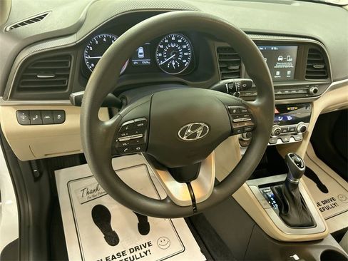 Used 2020 Hyundai Elantra SEL image 4