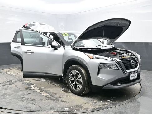 Used 2023 Nissan Rogue SV image 40