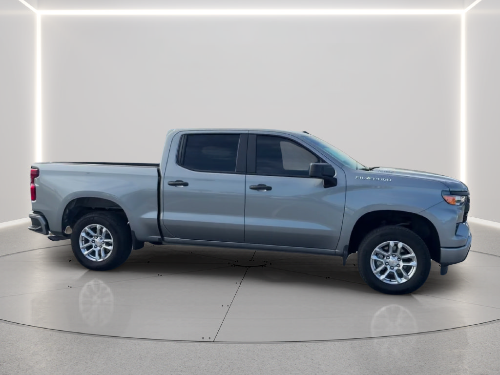 Used 2026 Chevrolet Silverado 1500 Custom RWD image 4