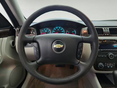 Used 2015 Chevrolet Impala LT w/ LT Sunroof Package FWD image 14