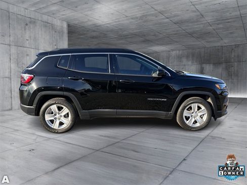 Certified 2022 Jeep Compass Latitude image 7