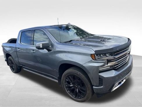 Used 2020 Chevrolet Silverado 1500 High Country w/ Technology Package AWD/4WD image 6