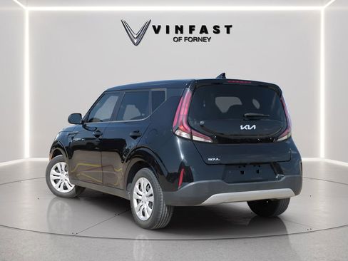 Used 2023 Kia Soul LX FWD image 2