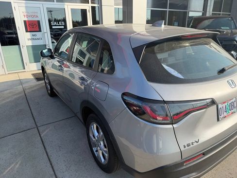 Used 2023 Honda HR-V LX image 4