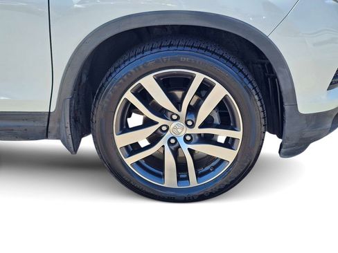 Used 2017 Honda Pilot Touring image 6