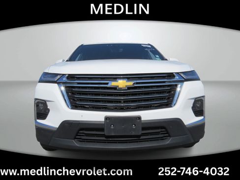 Used 2023 Chevrolet Traverse LT w/ LT Premium Package AWD/4WD image 3