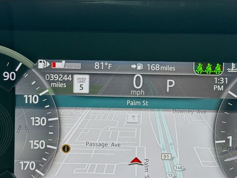 Used 2022 Jaguar XF SE RWD image 8