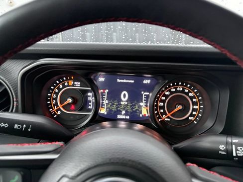 Used 2024 Jeep Gladiator Rubicon AWD/4WD image 18