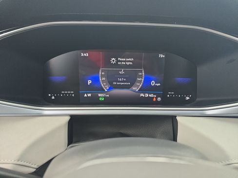 Certified 2025 Volkswagen Taos SE FWD image 18