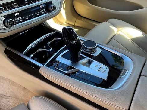 Used 2021 BMW 740i RWD image 15