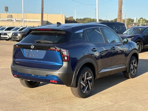 New 2026 Nissan Kicks SV image 8