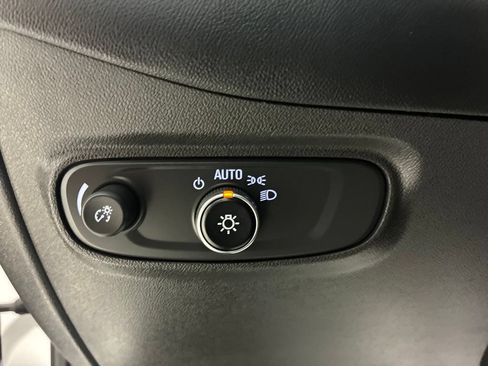 Used 2022 Chevrolet Equinox LT FWD image 18