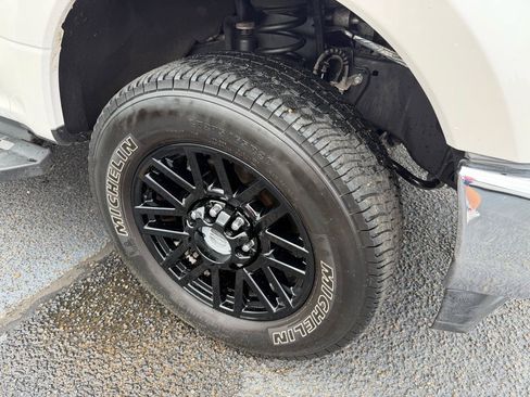 Used 2018 Ford F250 Lariat w/ Lariat Ultimate Package AWD/4WD image 28
