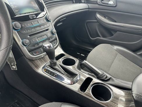 Used 2016 Chevrolet Malibu LT image 10