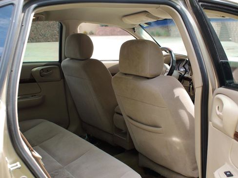 Used 2005 Chevrolet Impala w/ Preferred Equipment Group FWD image 27