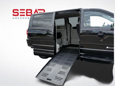 Used 2013 Dodge Grand Caravan SXT image 27