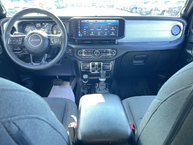 Used 2024 Jeep Wrangler Unlimited w/ Convenience Group AWD/4WD image 19