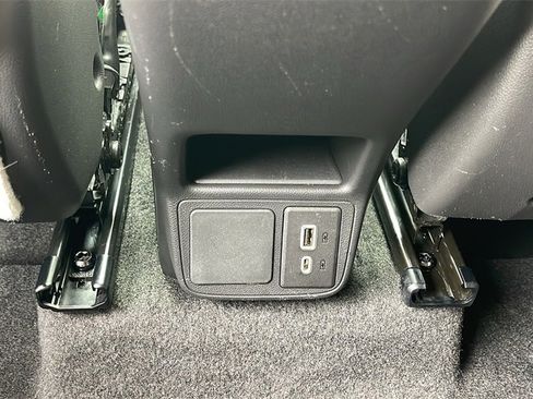 Used 2022 Buick Encore GX Select image 16