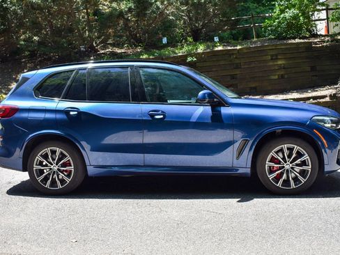 Used 2022 BMW X5 xDrive40i w/ M Sport Package AWD/4WD image 9