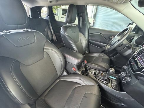 Used 2020 Jeep Cherokee Limited FWD image 31