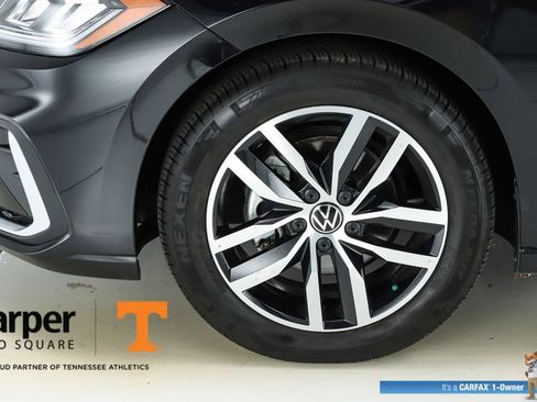 Used 2025 Volkswagen Jetta SE w/ Sunroof Package FWD image 41
