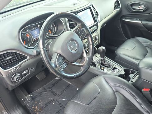 Used 2019 Jeep Cherokee Limited image 19