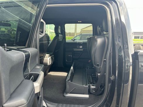 Used 2021 Ford F350 Platinum w/ FX4 Off-Road Package image 28