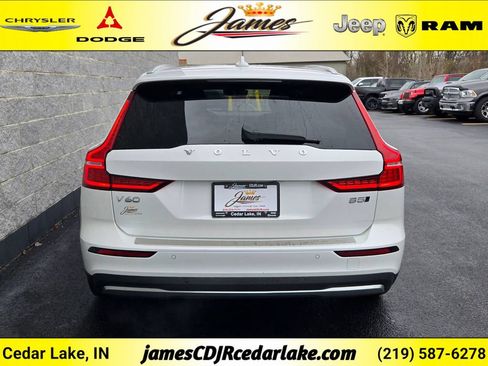 Used 2025 Volvo V60 B5 Cross Country Plus AWD/4WD image 4