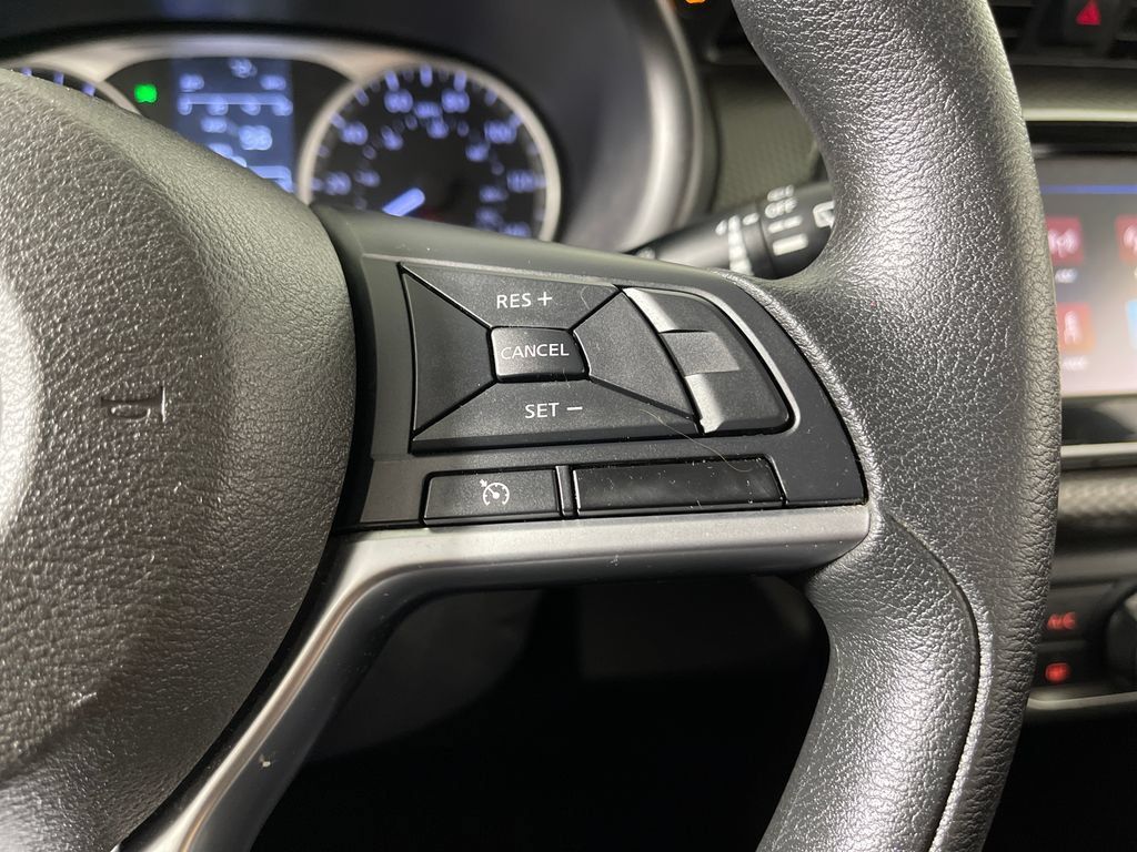 Used 2020 Nissan Kicks S FWD image 27