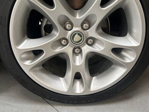 Used 2005 Jaguar XK8 Convertible image 17