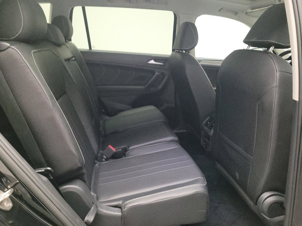 Used 2023 Volkswagen Tiguan SE w/ Panoramic Sunroof Package FWD image 19