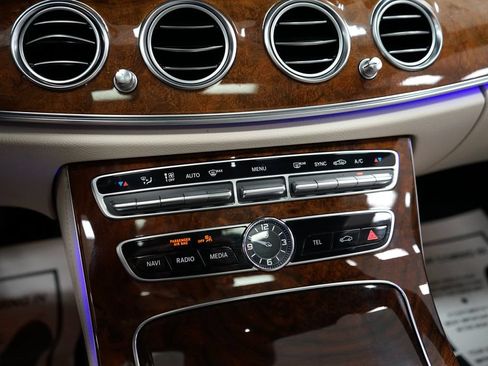 Used 2019 Mercedes-Benz E 300 4MATIC image 39
