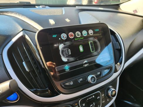 Used 2017 Chevrolet Volt LT w/ Comfort Package image 25