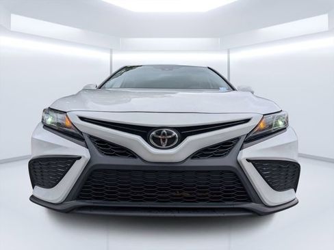 Used 2021 Toyota Camry SE FWD image 8