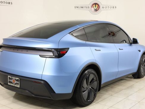 Used 2026 Tesla Model Y Long Range image 3