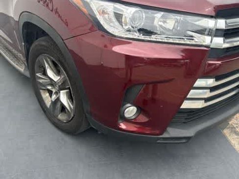 Used 2017 Toyota Highlander Limited Platinum FWD image 5