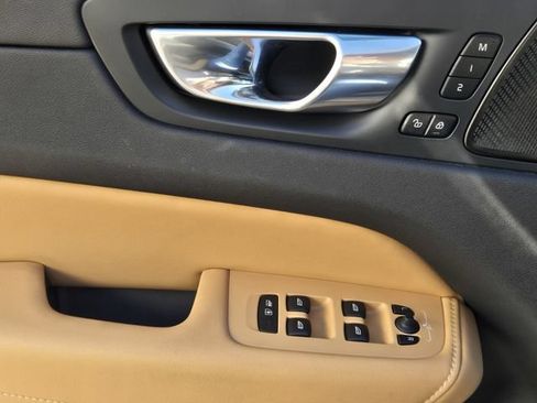 Certified 2023 Volvo XC60 B5 Ultimate w/ Protection Package Premier AWD/4WD image 30