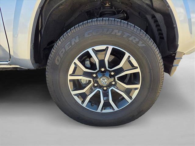 Used 2022 Toyota Tacoma TRD Sport w/ TRD Premium Sport Package RWD image 16
