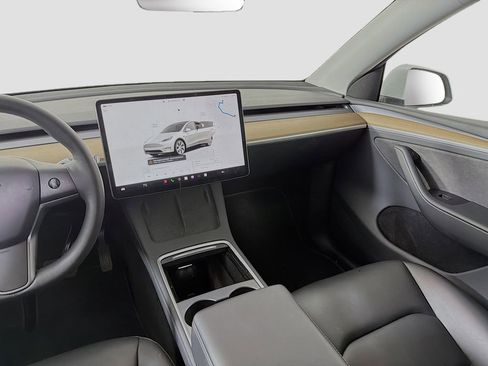 Used 2023 Tesla Model Y Long Range image 24