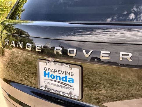 Used 2024 Land Rover Range Rover SE AWD/4WD image 8