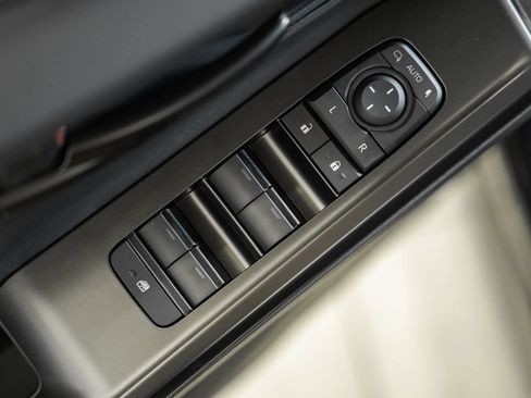 New 2026 Toyota C-HR AWD/4WD image 39