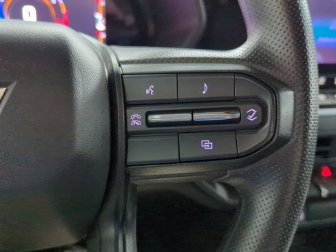 Used 2023 Chevrolet Colorado Trail Boss w/ Technology Package AWD/4WD image 13