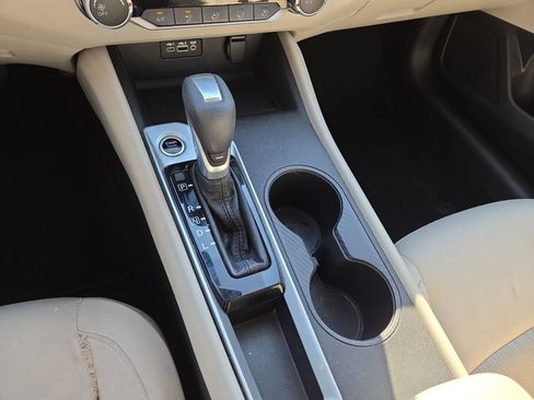 Used 2025 Nissan Altima 2.5 SV FWD image 22