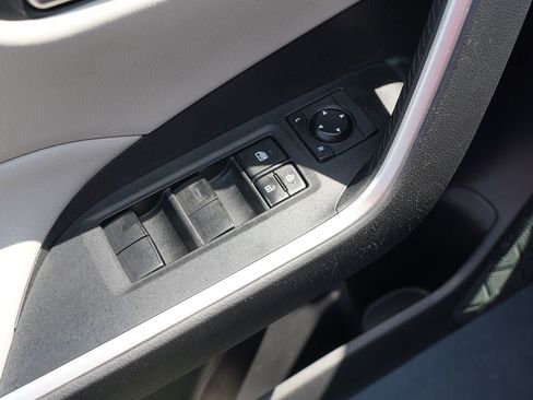 Used 2019 Toyota RAV4 XLE w/ Convenience Package AWD/4WD image 17