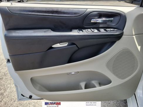 Used 2019 Dodge Grand Caravan SE w/ UConnect Hands-Free Group FWD image 15