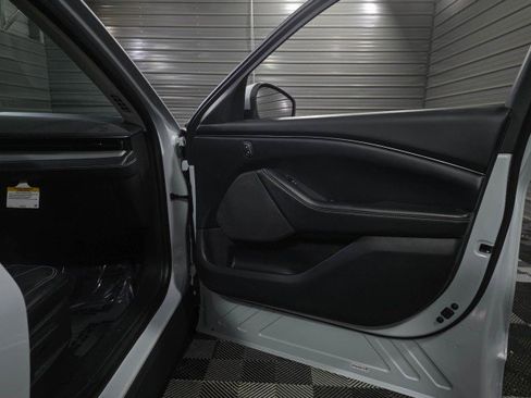 Used 2021 Ford Mustang Mach-E Select w/ Comfort/Appearance Package AWD/4WD image 32